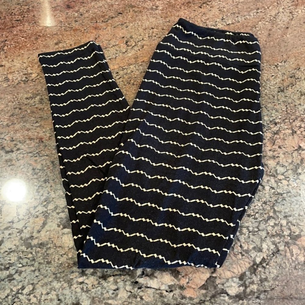 OS LuLaRoeβ Leggings AA21 4973